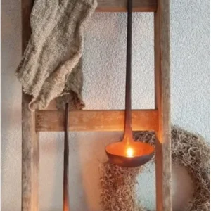 Roestige hanglepel voor waxine