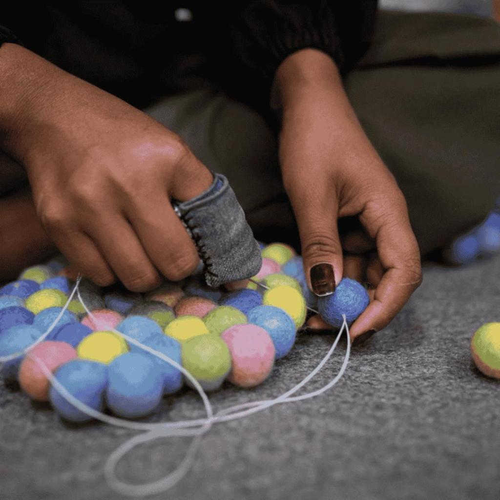 Vilten Onderzetters Pasteltinten – Set van 4 Handgemaakte Wolvilt Coasters (10 cm) - Afbeelding 3