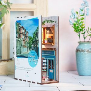 DIY Book Nook Island of Love TQ105 – 3D Houten Modelbouwpakket met Sensor LED – 18,2 x 8 x 24,5 cm